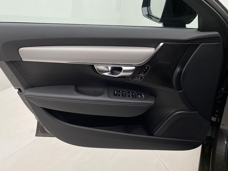 Volvo V90 T6 AWD PLUG-IN PLUS DARK TAŽNÉ - fotka 7 z 53