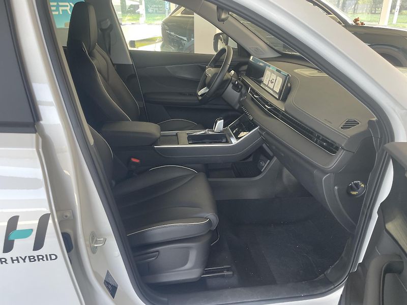 Chery Tiggo 4 HEV (2026) 1,5 HEV Unique - fotka 13 z 40