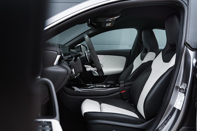 Mercedes-Benz CLA (2022) AMG CLA 45 s 4Matic+ - fotka 25 z 121