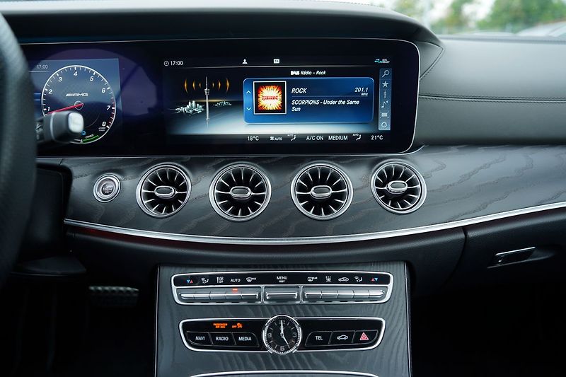 Mercedes-Benz Třídy E E 53 AMG 4Matic+/440PS - fotka 38 z 50
