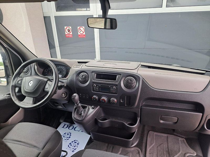 Renault Master (2017) 2.3 DCI L3H2, 7 míst, ZÁRUKA - fotka 24 z 33