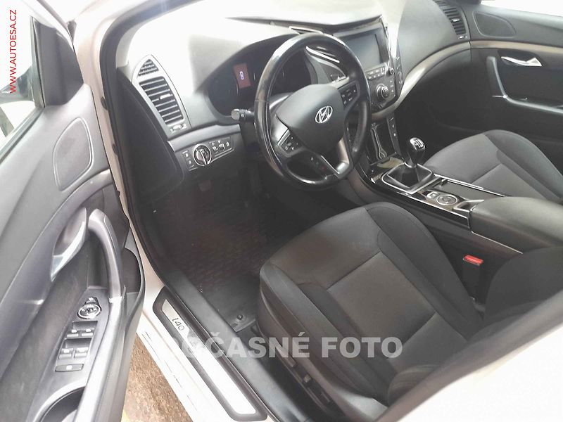 Hyundai i40 (2019) 1.6 CRDi, ČR, AC, výhřev sed - fotka 3 z 3