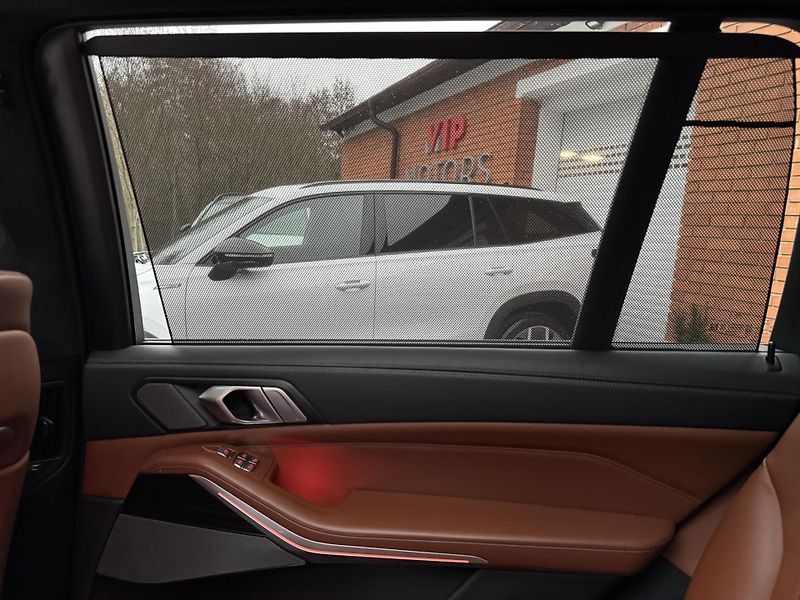 BMW X7 40i-INDIVID-MASÁŽE-R22-TAŽ. - fotka 35 z 47