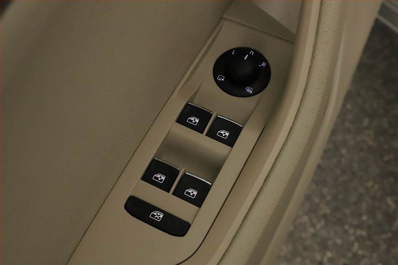 Škoda Superb (2016) Laurin&Klement 2.0 TDI - fotka 19 z 20