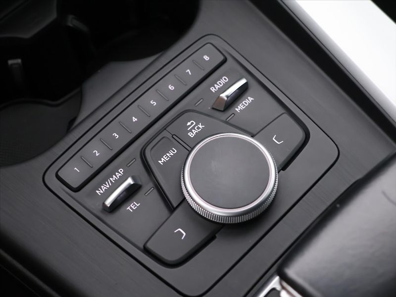 Audi A4 Avant 2,0 TDI 110kW Stronic LE - fotka 30 z 40