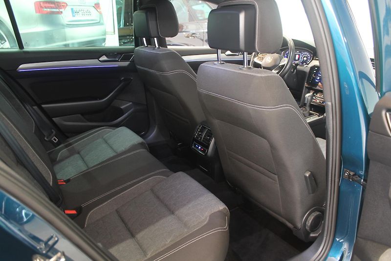 Volkswagen Passat (2023) 2.0TDI DSG Nez.Topení Display  - fotka 25 z 38