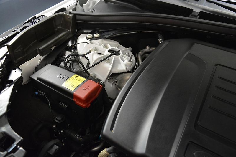 Land Rover Range Rover Velar (2021) P400e S Plug in Hybrid 4x4 - fotka 9 z 40