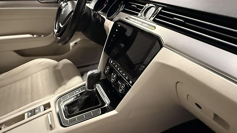 Volkswagen Passat (2019) 2.0 TDI 140kW,ČR, 4MOT DSG - fotka 22 z 48