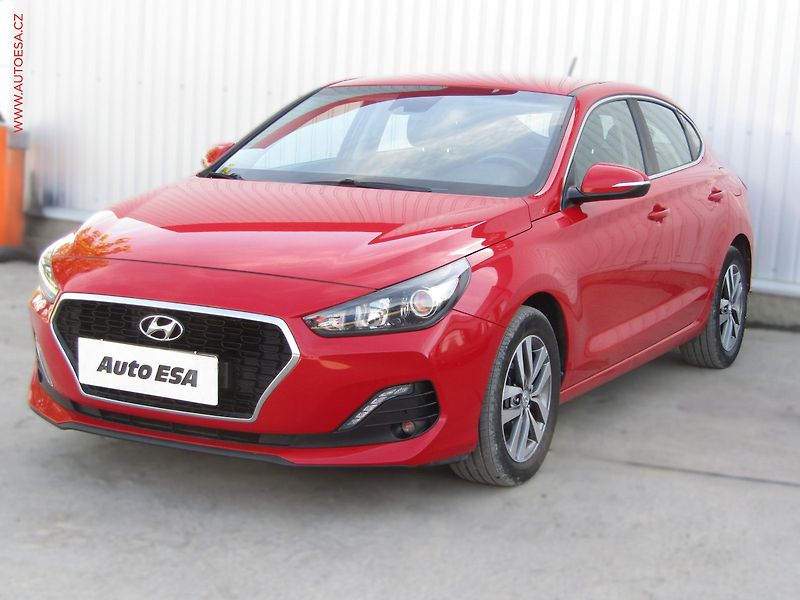 Hyundai i30 (2019) 1.6CRDi, ČR, AC, park.asist - fotka 3 z 16