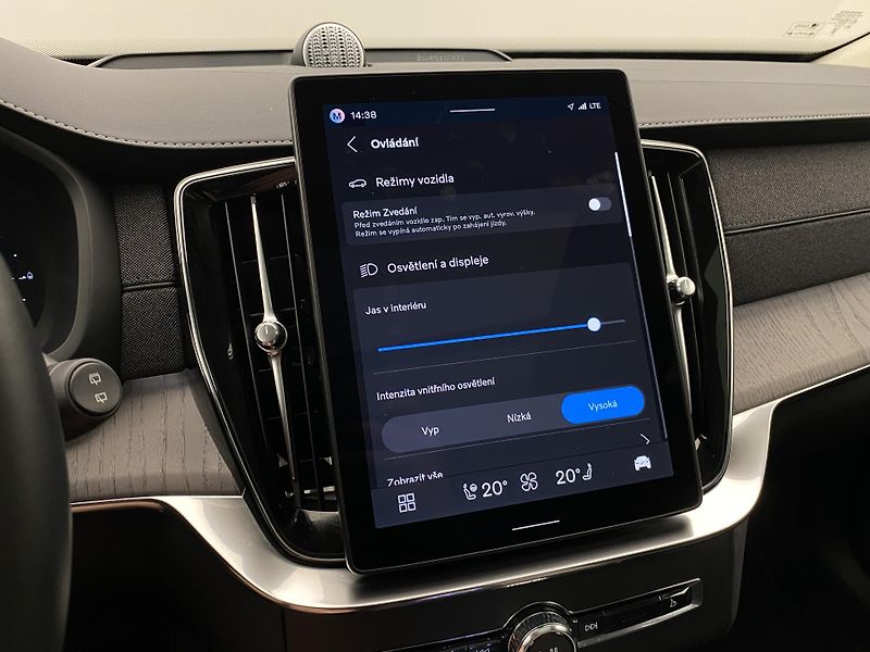 Volvo XC90 T8 RECHARGE BRIGHT ULTRA 7míst - fotka 54 z 70