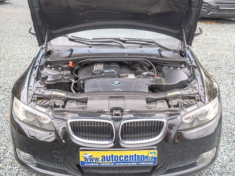 BMW Řada 3 (2009) 320I 125KW man – PĚKNÝ - fotka 37 z 42