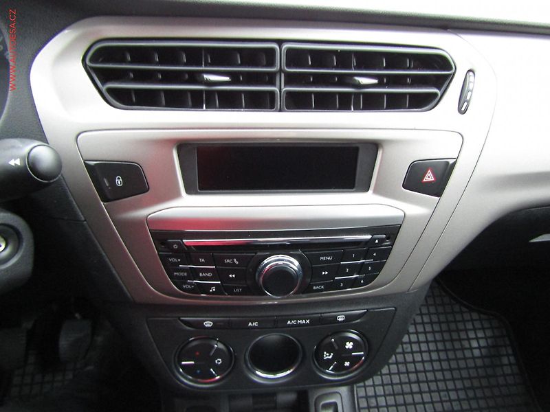Citroën C-Elysée (2019) 1.2i, AC, tempo, park.asist - fotka 12 z 16
