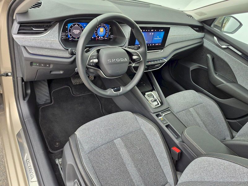 Škoda Octavia (2025) Top Selection 1.5 TSI 110kW MH - fotka 11 z 26