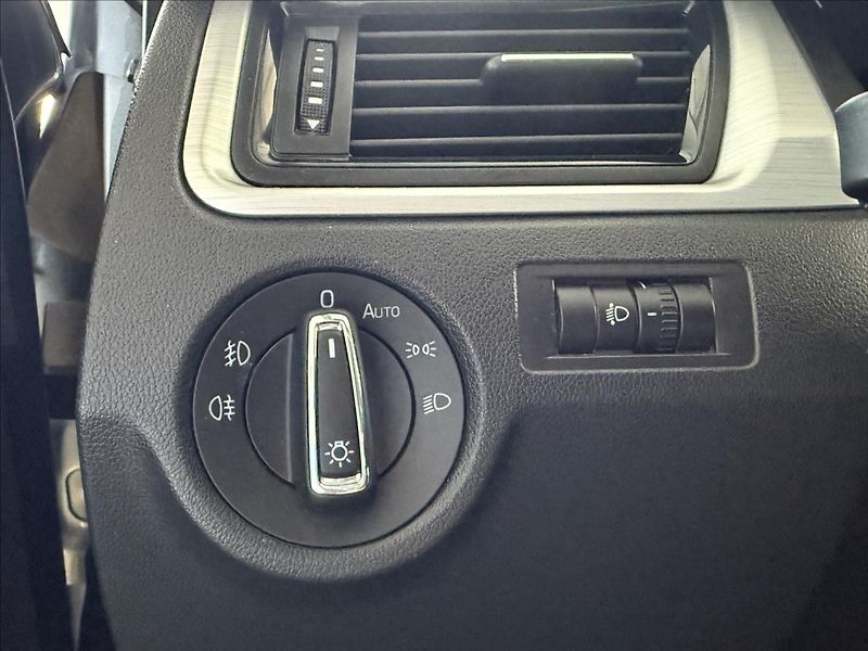 Škoda Rapid 1,2   TSI,DRIVE,SERVISKA,1.MAJ - fotka 12 z 23