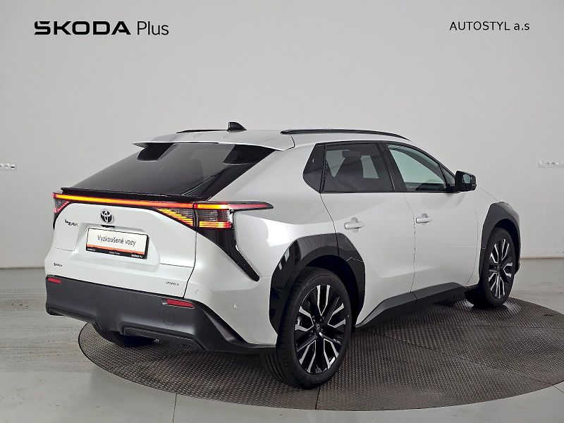 Toyota bZ4X (2026) FACELIFT AWD 343k EXECUTIVE - fotka 2 z 33