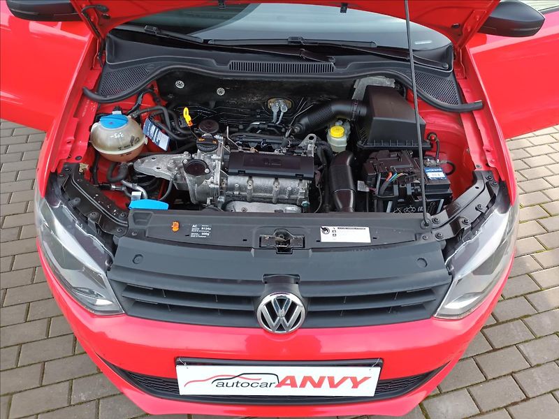 Volkswagen Polo 1,2 HTP,44KW,KLIMA,SERVISKA,ES - fotka 27 z 40
