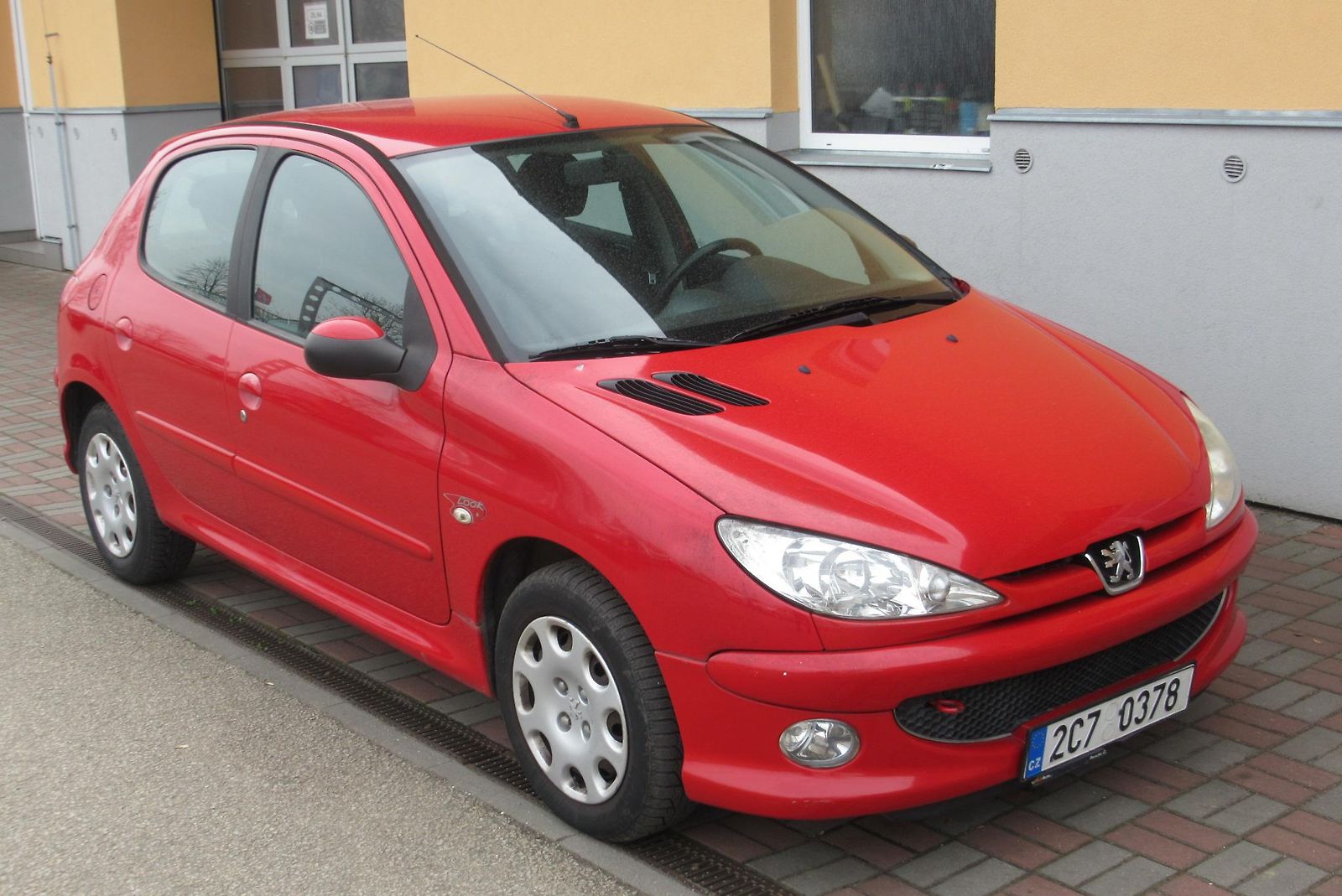Peugeot 206 1.4i POJÍZDNÉ - NA OPRAVU
