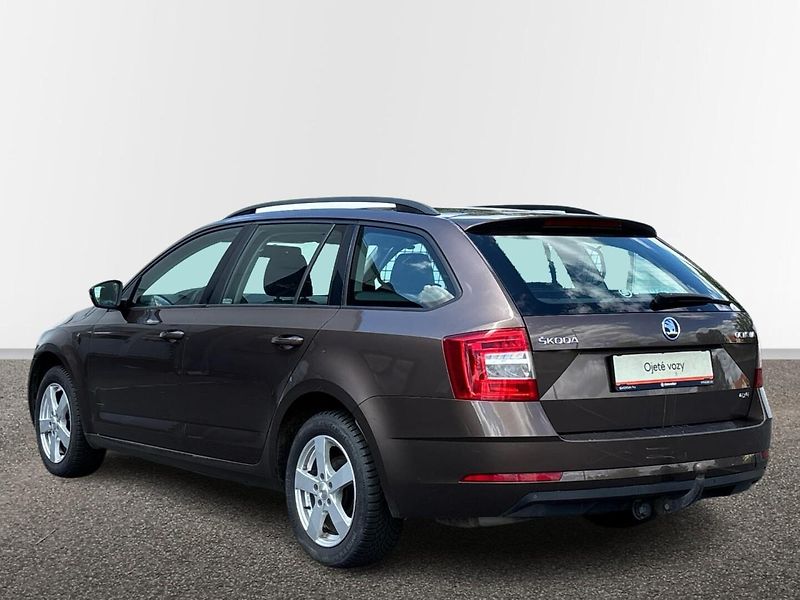 Škoda Octavia AMBITION 4X4 - fotka 15 z 24