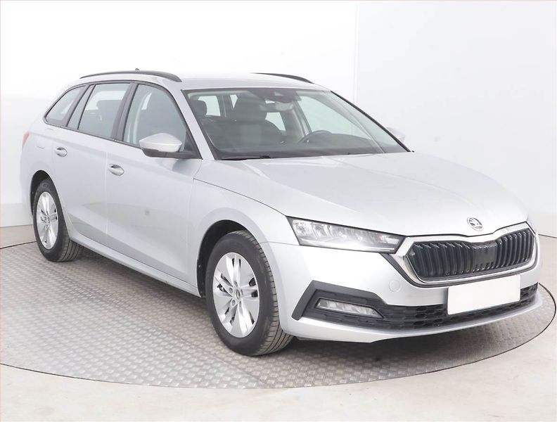 Škoda Octavia (2023) Ambition 2.0 TDI, ČR,1.maj - fotografie inzerátu
