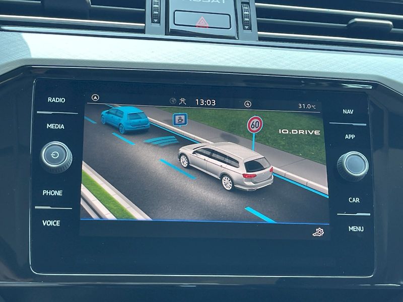Volkswagen Passat (2022) 2.0 TDI 110 kW DSG Business - fotka 15 z 33