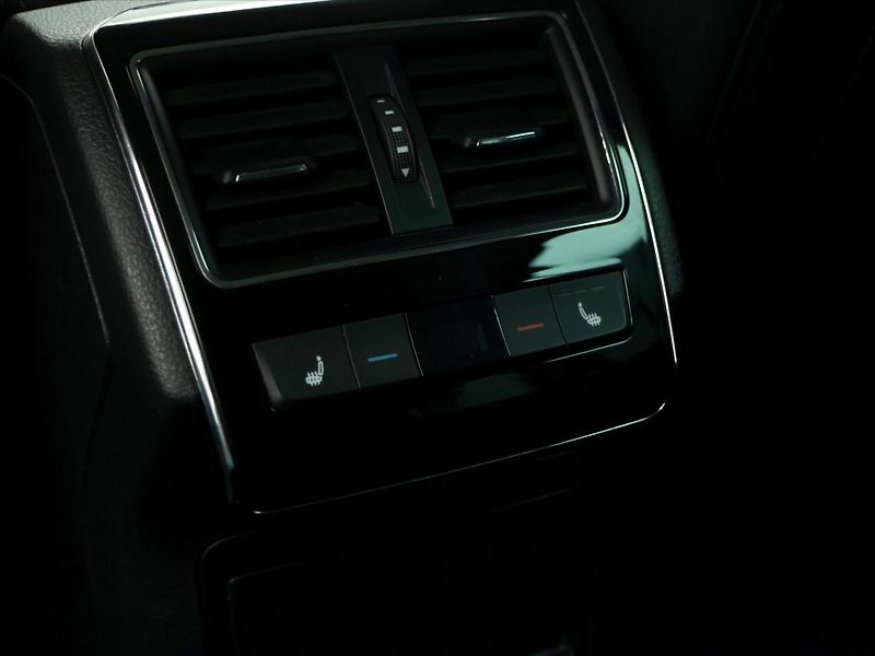 Škoda Superb 2,0 TDI 110kW Style DSG LED CZ - fotka 14 z 38