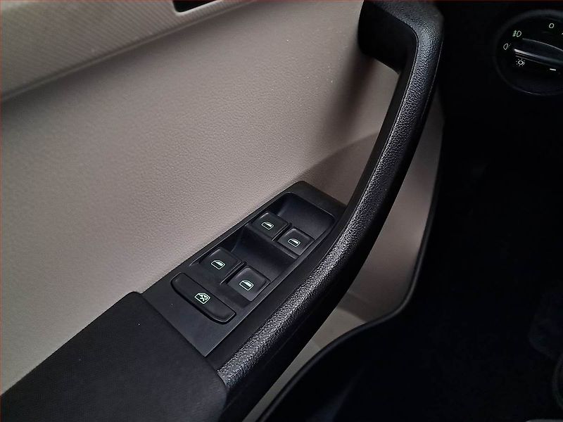 Škoda Fabia (2015) 1.2 TSI, ČR,1.maj - fotka 14 z 15