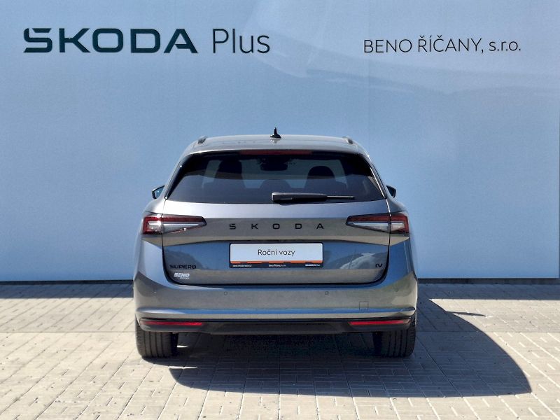 Škoda Superb (2025) Combi iV SportLine DSG 1,5TSi - fotka 12 z 35