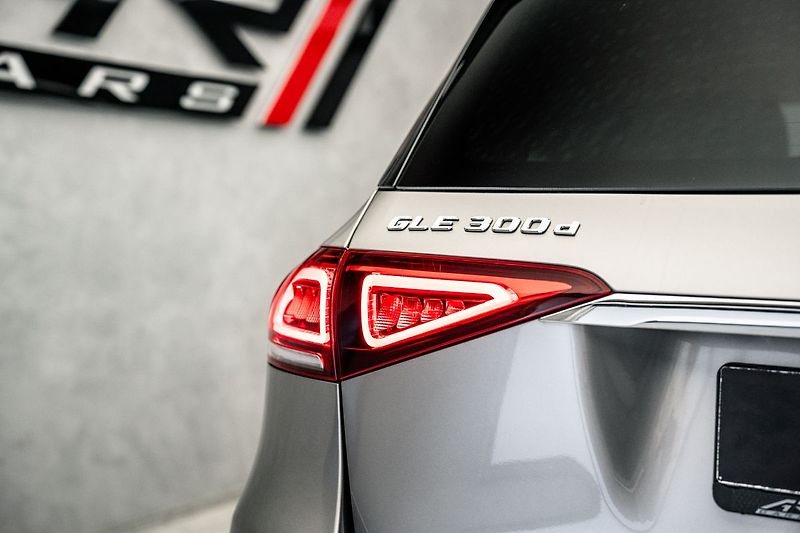 Mercedes-Benz GLE 4Matic, MBUX, 360°, tažné - fotka 17 z 30