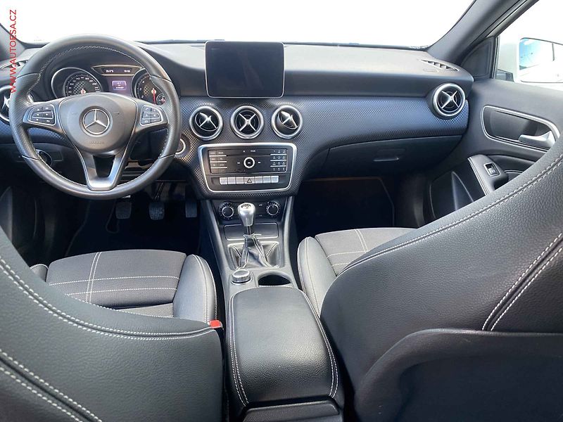 Mercedes-Benz Třídy A (2016) 1.6i A180, LED, navi - fotka 8 z 18