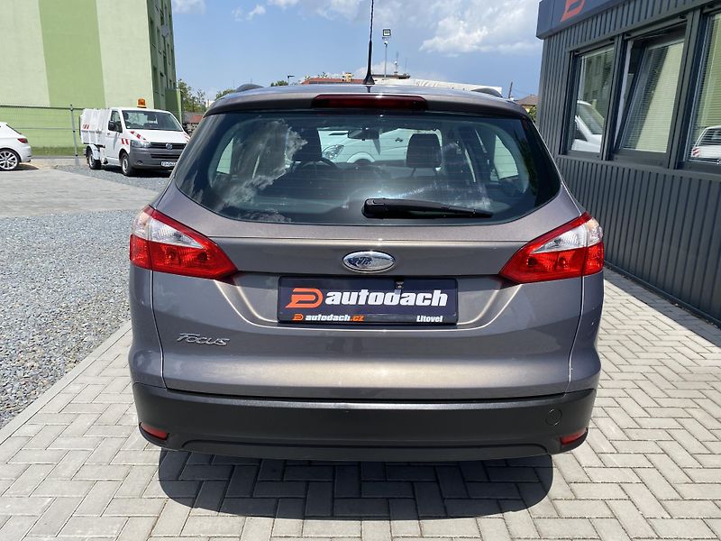 Ford Focus 1.6i 77kW - KLIMA - 118 000KM - fotka 4 z 39