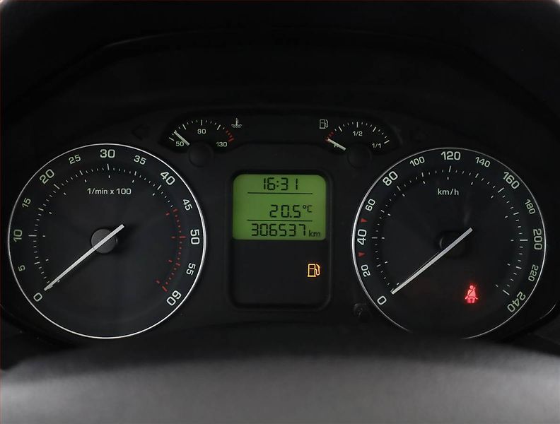 Škoda Octavia (2008) 1.9 TDI, Serv.kniha, po STK - fotka 8 z 14