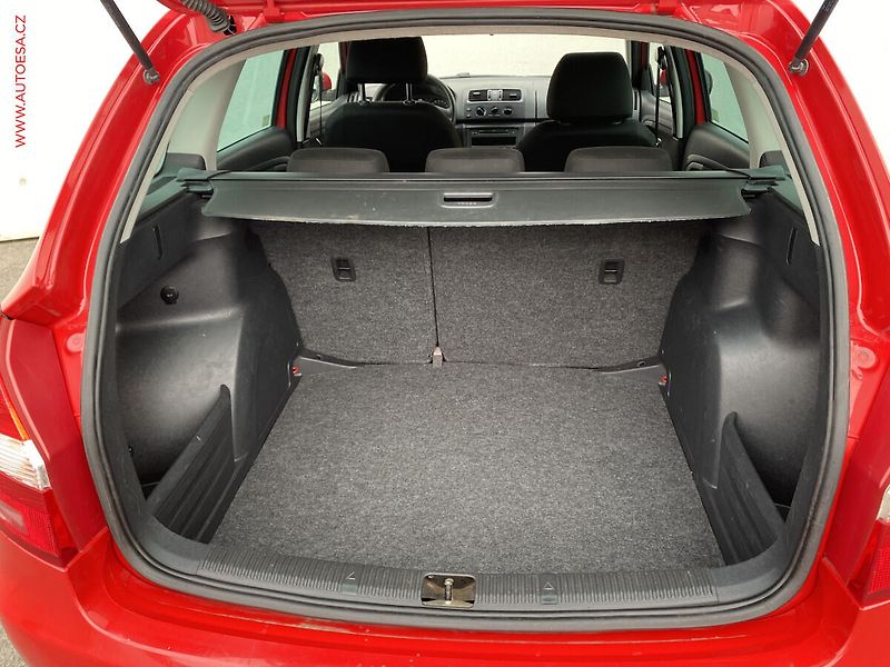 Škoda Fabia (2011) 1.2 TSI, ČR, Ambiente, AC - fotka 7 z 15