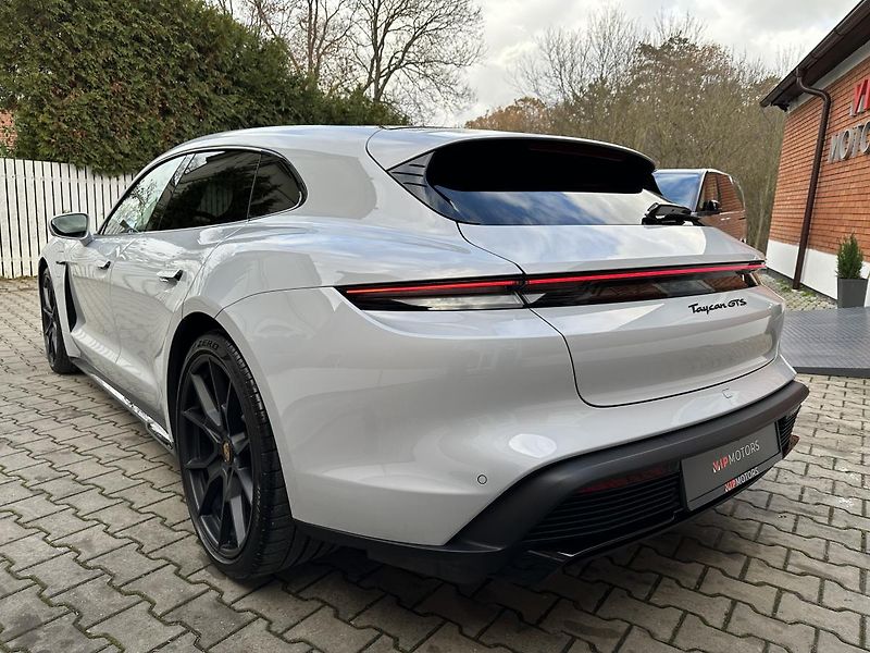 Porsche Taycan GTS-LIFT-SPORT TURISMO-ZÁRUKA - fotka 4 z 35