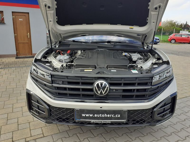 Volkswagen Touareg (2023) 3.0 V 6 TDi R-Line - fotka 44 z 50