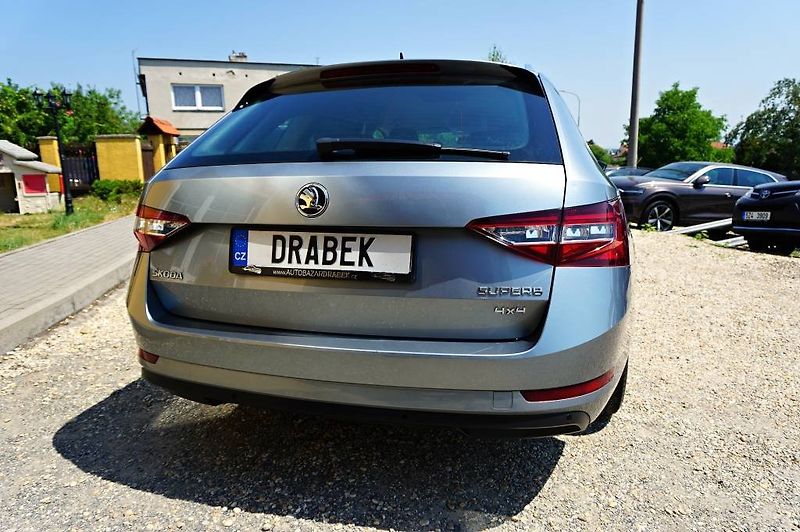 Škoda Superb (2017) L&K 2,0 TDI 140 kW - fotka 5 z 62