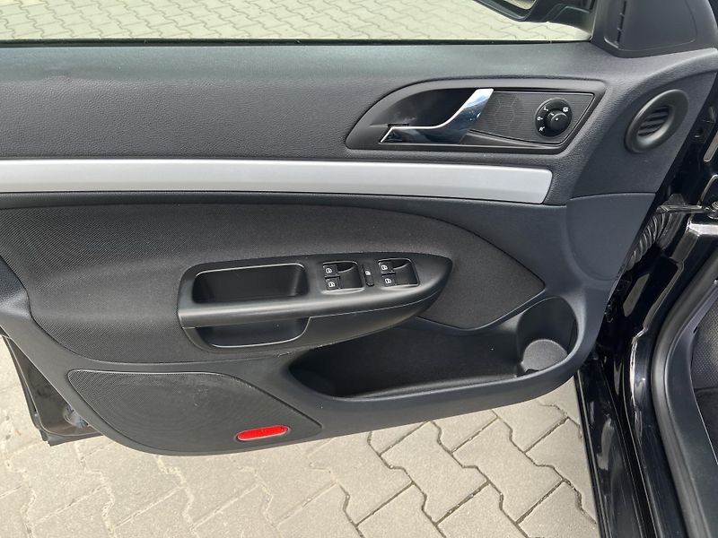 Škoda Octavia 1,2TSi DSG combi Autoklima - fotka 27 z 43