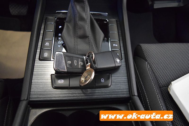 Škoda Superb 2.0 TDI STYLE MATRIX DSG    - fotka 61 z 66
