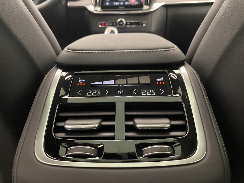 Volvo XC90 (2026) T8 AWD Plug-in DARK PLUS 7m - fotka 67 z 67