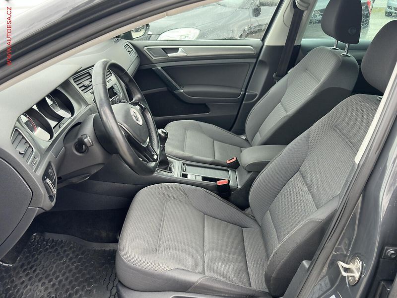 Volkswagen Golf (2013) 1.2TSI, Klima - fotka 9 z 18