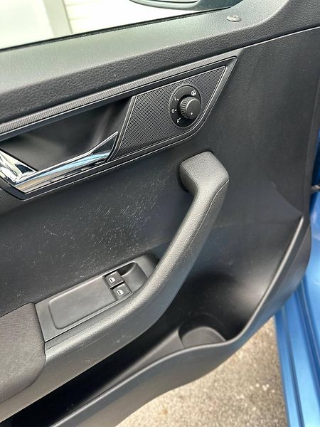 Škoda Fabia (2015) III HATCHBACK 1.0 MPI AMBIENTE - fotka 9 z 21