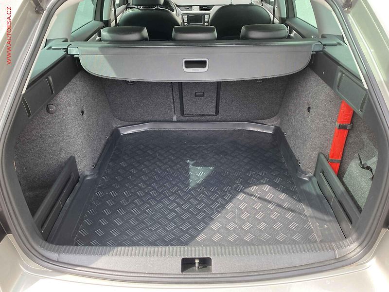 Škoda Octavia (2013) 2.0 TDi, Elegance - fotka 7 z 17