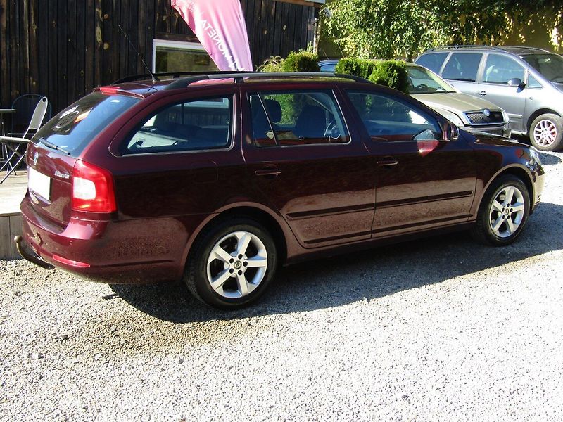Škoda Octavia (2010) 1.6 TDI 77kW  DSG - fotka 10 z 34