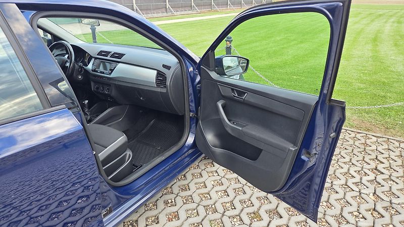 Škoda Fabia (2018)  1.0 TSI 81 kW Ambition CZ DPH - fotka 11 z 24