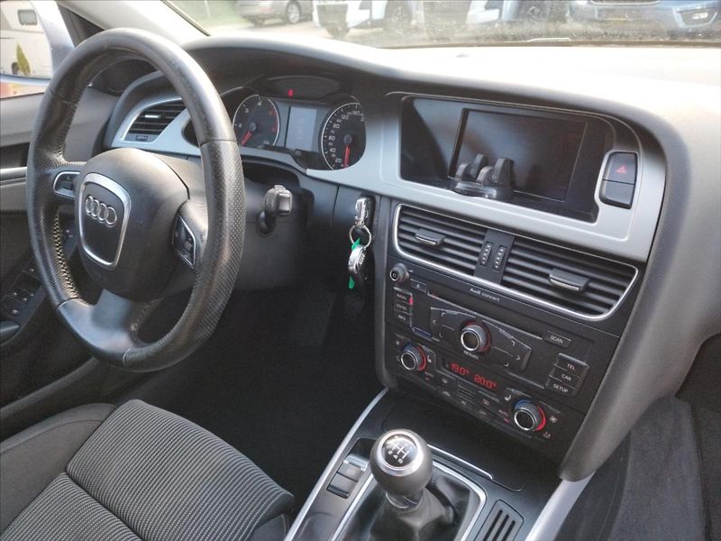 Audi A4 2,0  TDi - fotka 9 z 10