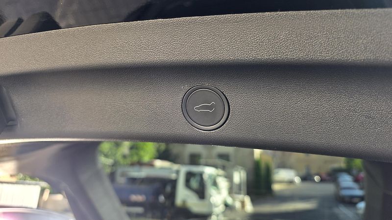 Tesla Model Y (2024) Long Range AWD DE SoH93,6% TZ - fotka 13 z 43