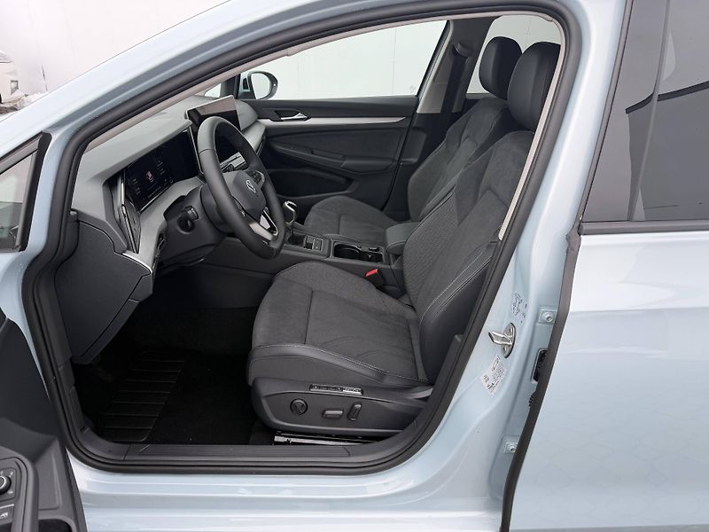 Volkswagen Golf (2026) People 6G 1,5TSI - fotka 5 z 7