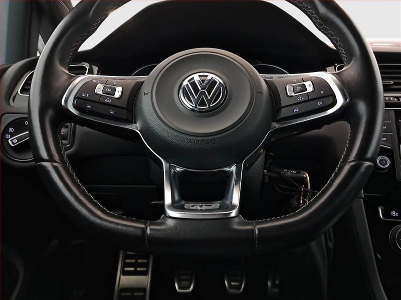 Volkswagen Golf (2017) R-Line 1.2 TSI - fotka 16 z 16