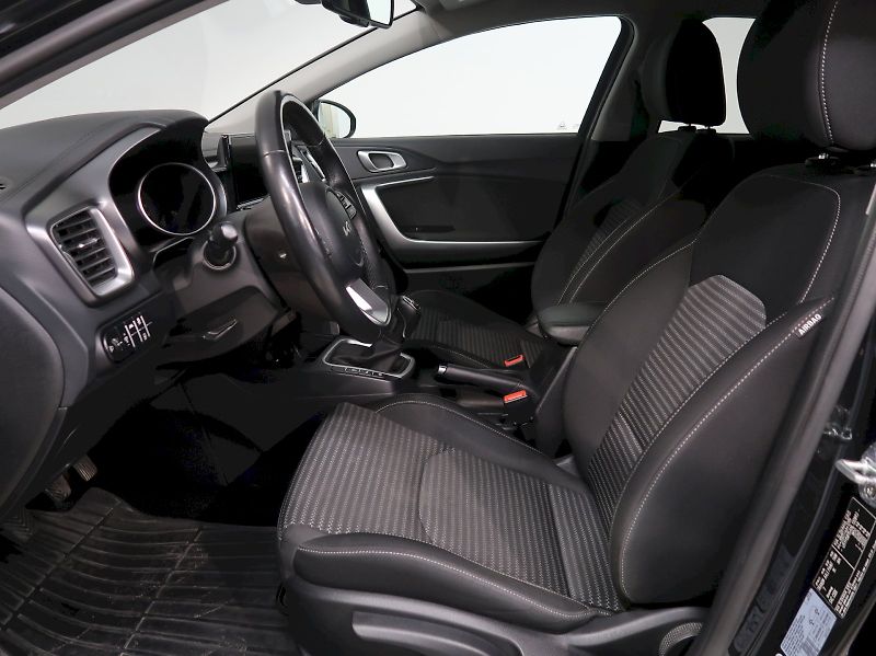 Kia Ceed (2022) SW TOP 1.5T-GDi 118KW - fotka 13 z 33