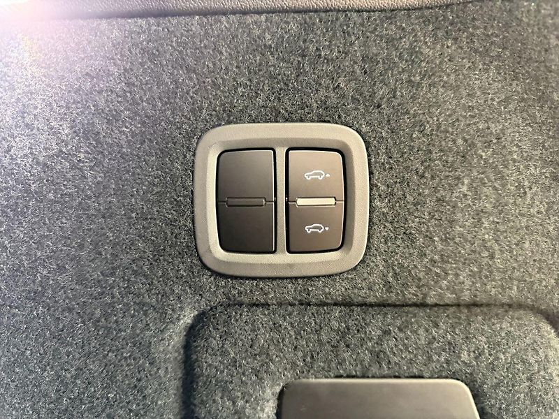 Porsche Cayenne e-HYBRID SPORT CHRONO, AIR, MA - fotka 32 z 34