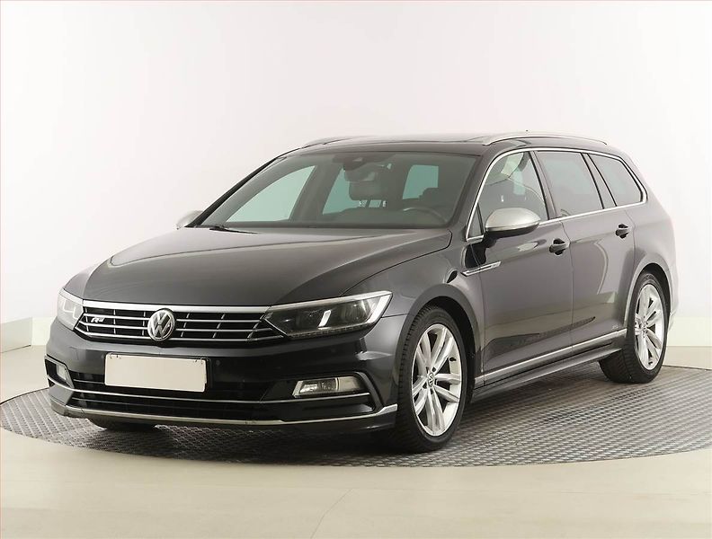 Volkswagen Passat (2015) 2.0 TDI, Automat, Kůže, Navi - fotka 2 z 28